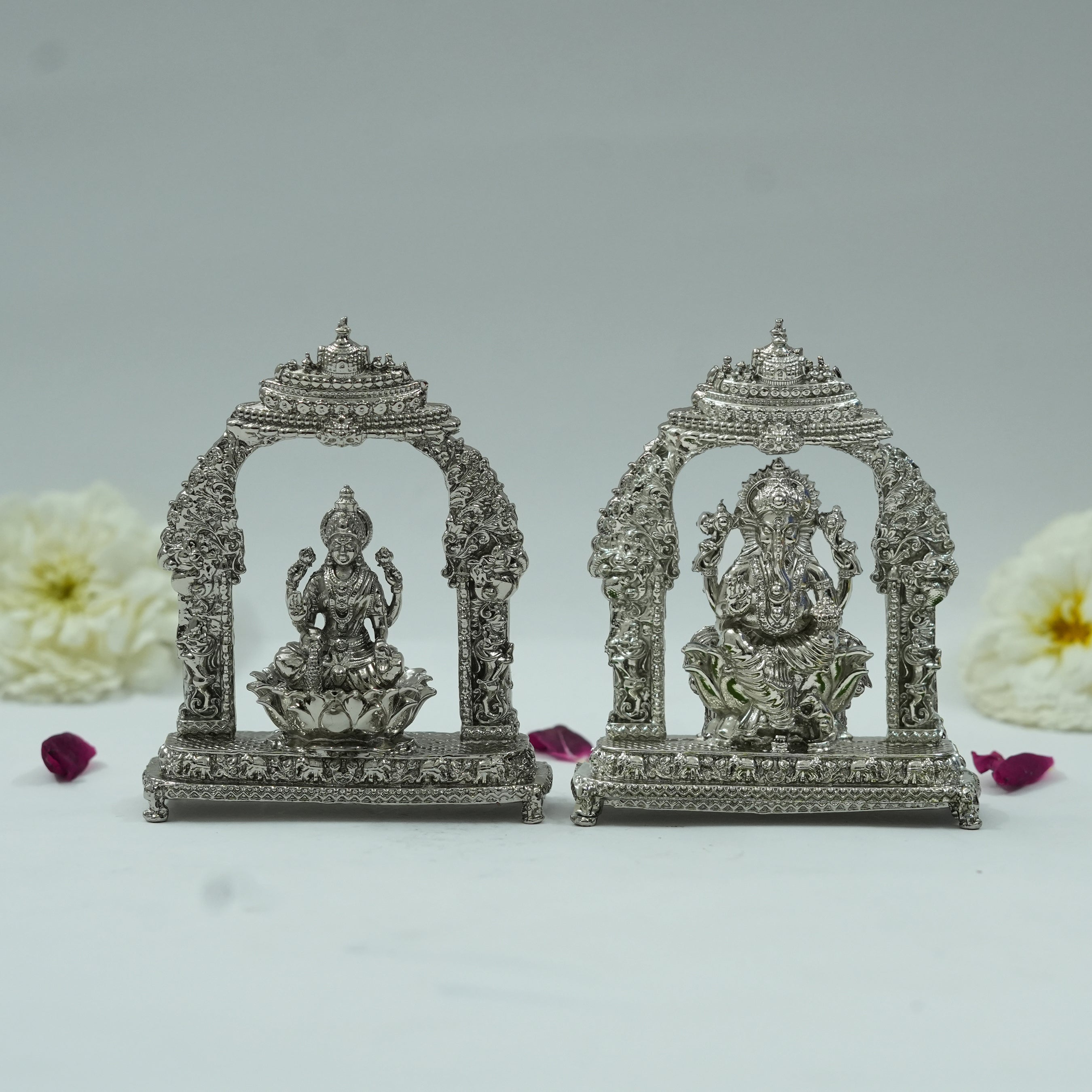 Divine Goddess Lakshmi and Ganesh Murti – Handcrafted Pooja Murti for Home & Temple